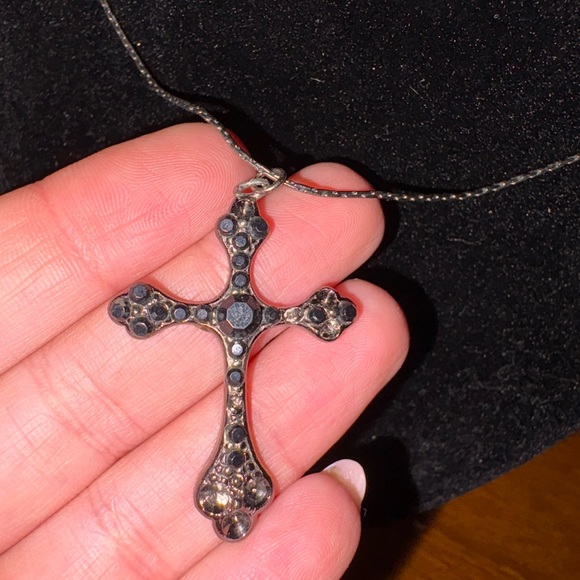 Jewelry - Vintage Elegant Black Cross Pendant Necklace